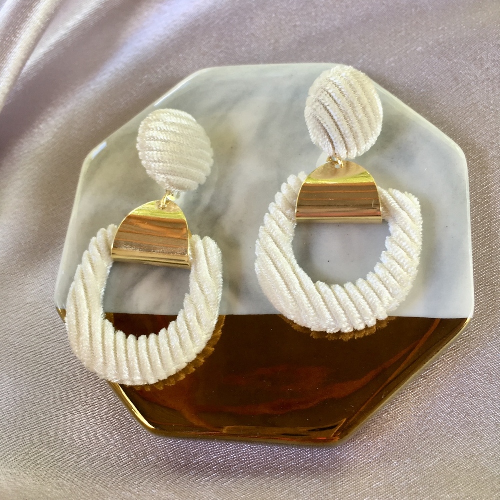 Velvet Cream Faux Fur Gold Bar Stud Earrings - Picture 6 of 7
